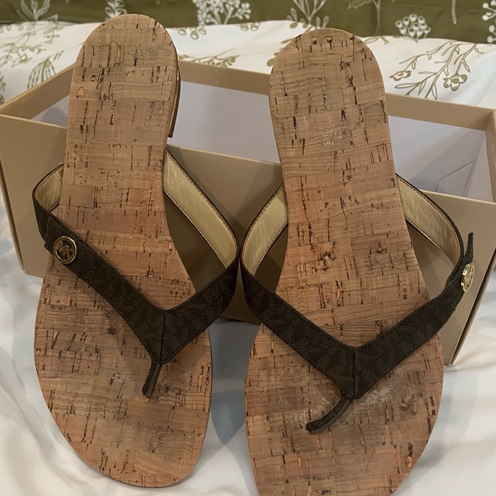 Michael Kors Gage Thong Size 8.5 Brown Cork Women's Sandals